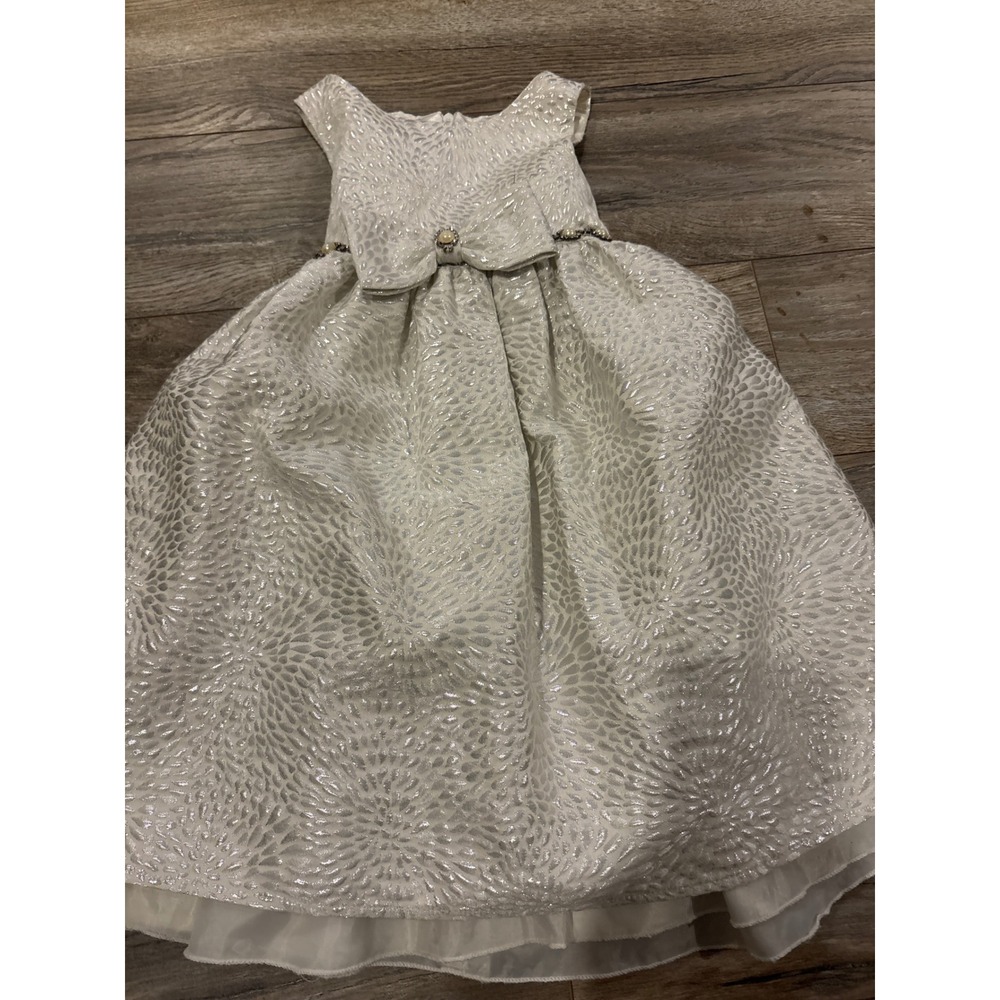 American Princess Girls Silver Metallic Jacquard Formal Dress Bow Pearl Size 4